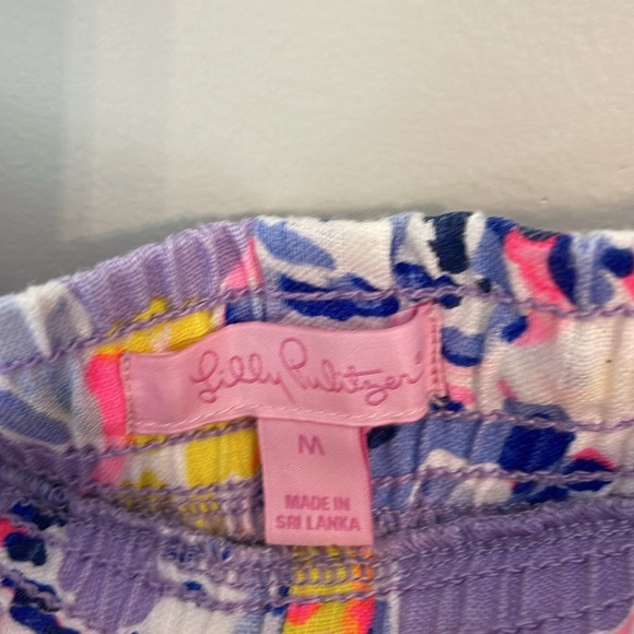 Lilly Pulitzer Baybreeze Shorts in So Snappy Size Medium - Picture 2 of 3